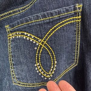 Kiss‎ Therapy size 20 women dark blue denim with yellow stitching & decor pocket